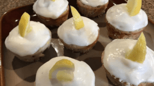 Read more about the article Lemon Raspberry Cupcakes: A Delicious Spring Treat